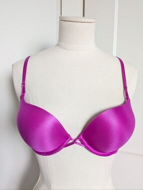 Victoria's Secret Miraculous Plunge Push up x2 Cups Purple 32B Bra